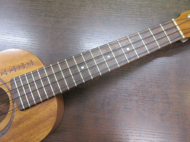 楽器祭 美品 ウクレレ G String Ukulele C1H コンサート・ホヌ カメ
