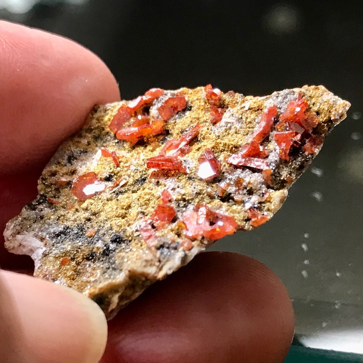 レア 鉱物 バナディナイト 原石 標本 モロッコ レア天然石 オレンジ レッド 43.75ct 一点もの 天然石コレクション 宝石