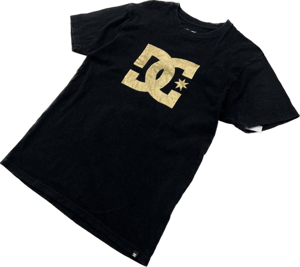 DC SHOES ☆ ゴールド ロゴプリント◎ 半袖 Tシャツ ブラック XS ストリート ヒップホップ スケーター 古着MIX ディーシーシュー ■DJ209_画像1