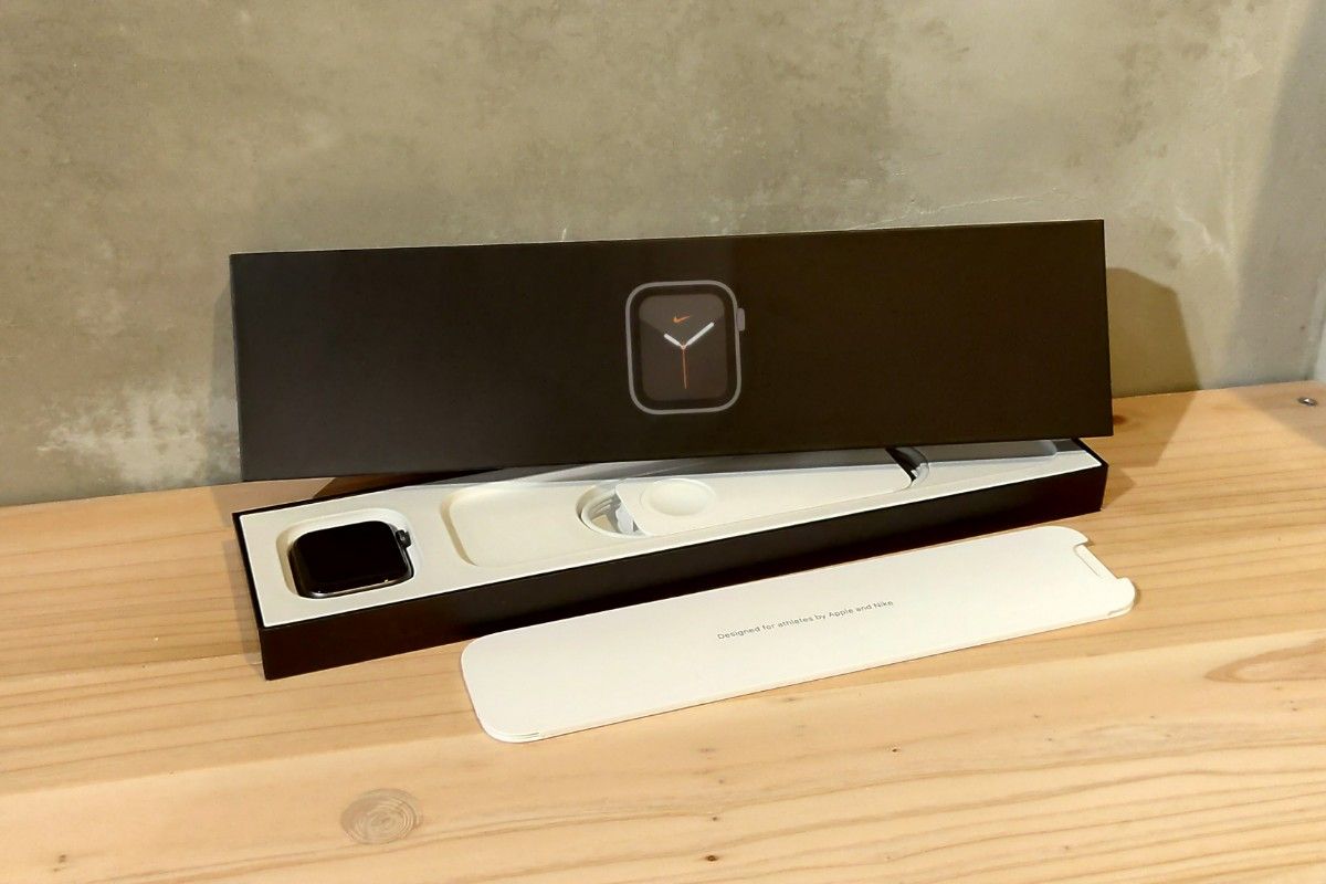 Apple Watch Nike SE GPSモデル | noonanwaste.com