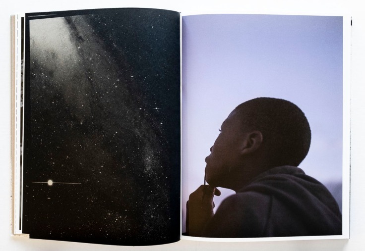 フロリアン・シュヴァルツ 写真集□美術手帖 芸術新潮 天体 写真 parkett art news review transit IMA Florian Schwarz A Handful of Dust - アート写真 フロリアン・シュヴァルツ 写真集□美術手帖 芸術新潮 天体 写真 parkett art news review transit IMA Florian Schwarz A Handful of Dust - アート写真