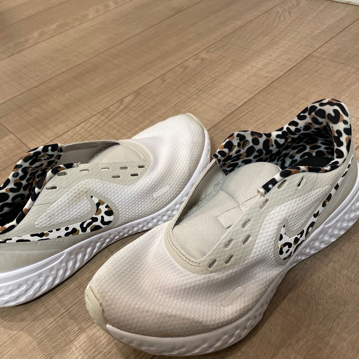 NIKE ナイキ W REVOLUTION 5 レボリューション 5 ヒョウ柄 NIKE ナイキ W REVOLUTION 5 レボリューション 5 ヒョウ柄