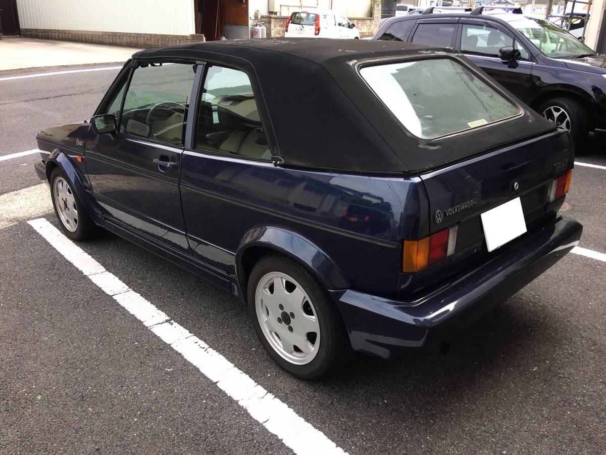  Golf cabriolet re Classic line / popular black leather / condition is good 