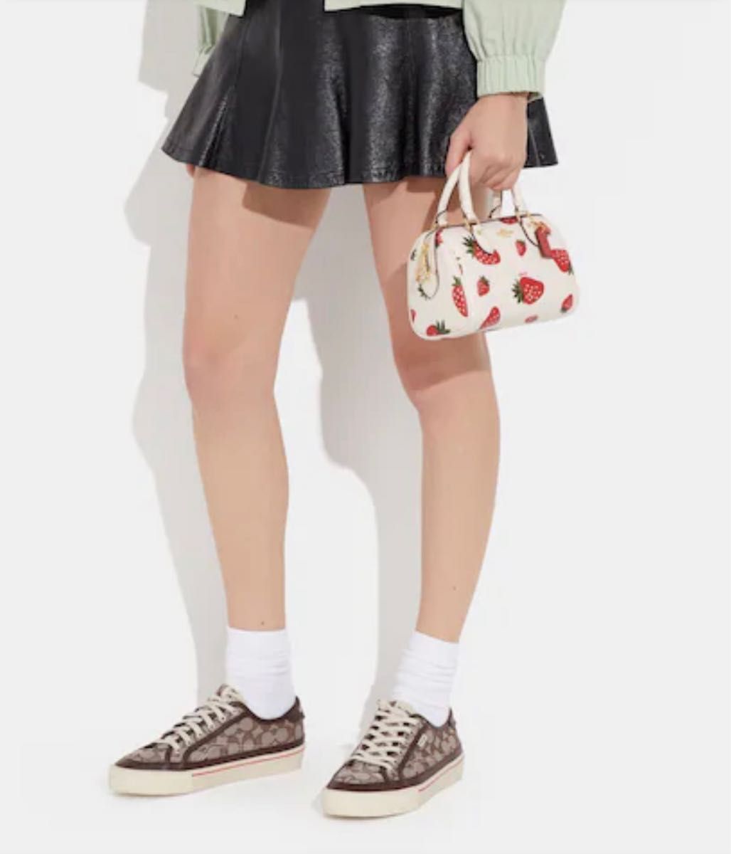 新品未使用COACH ミニ ローアン クロスボディ・ワイルド ストロベリー プリント 2wayバッグ