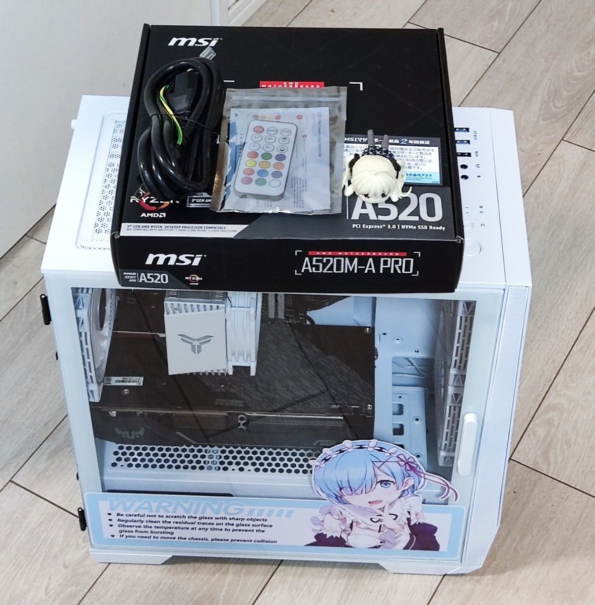 オシャレな白いゲーミングPC Ryzen 5500+RX 5600XT+メモリ16G+SSD 1TB+