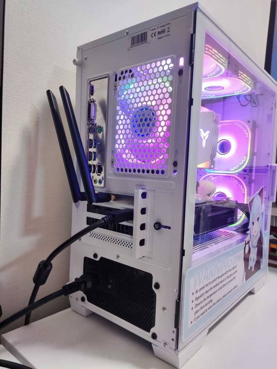 オシャレな白いゲーミングPC Ryzen 5500+RX 5600XT+メモリ16G+SSD 1TB+