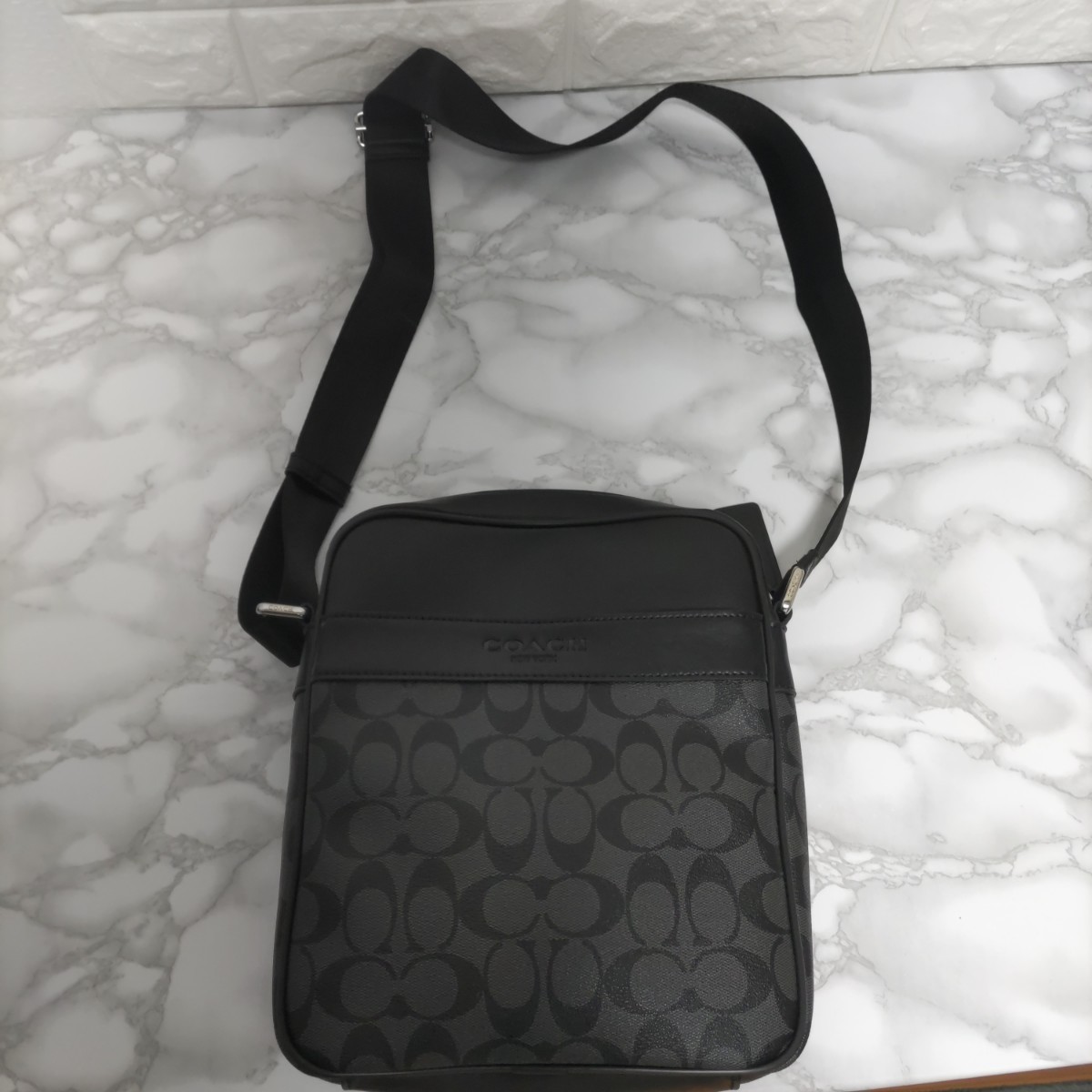 COACH コーチ シグネチャーショルダー ブラック メンズ チャコール
