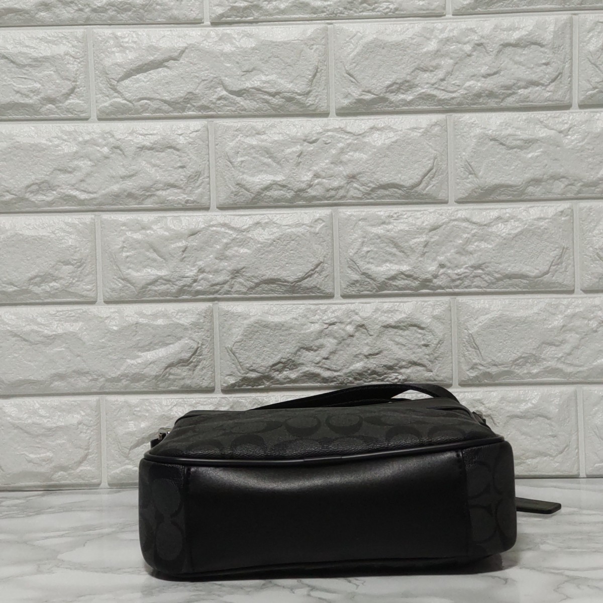 COACH コーチ シグネチャーショルダー ブラック メンズ チャコール