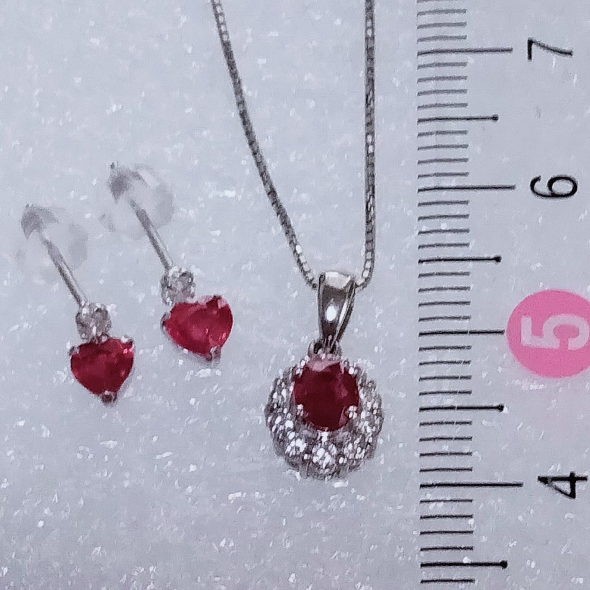 プラチナPt850ルビーダイヤモンドネックレス、K18WGリビーダイヤピアス