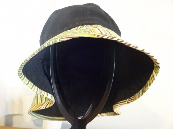 ∃レディース・婦人用∃軽量　リバーシブルキャップ　黒色帽子　サイズ５７cm〜５９cm　キャップ　帽子　バケットハット_画像3
