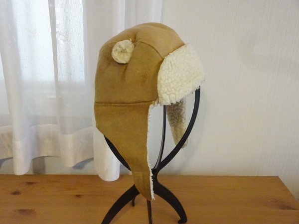 ∃BabyGap∃キッズ帽子　男の子　フライトハット　ベージュ色　ニット帽　キャップ　帽子　サイズ４４cm_画像1