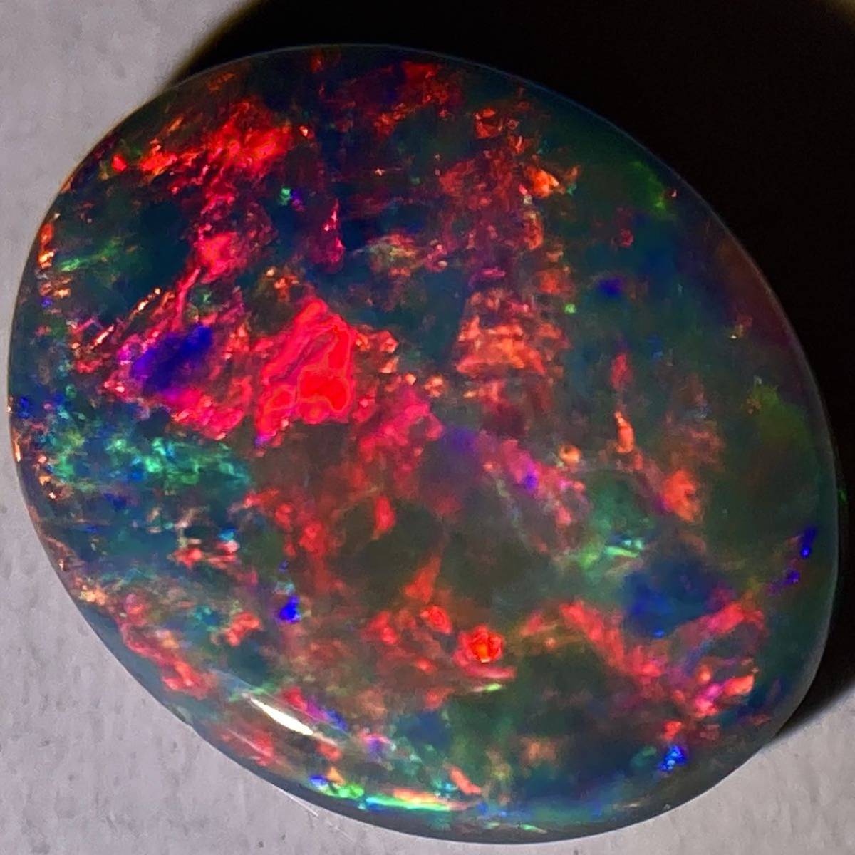 遊色効果抜群!!○天然ブラックオパール1.683ct○ u 10.2×8.3mm