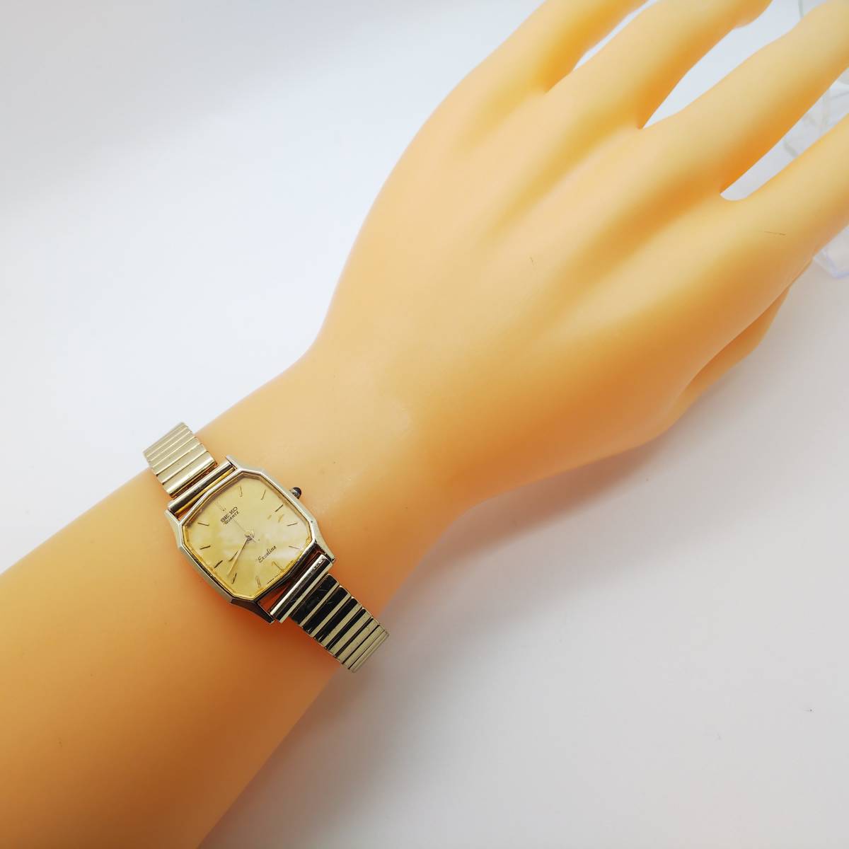送料無料【電池交換済】 セイコー SEIKO エクセリーヌ EXCELINE 送料無料【電池交換済】 セイコー SEIKO エクセリーヌ EXCELINE