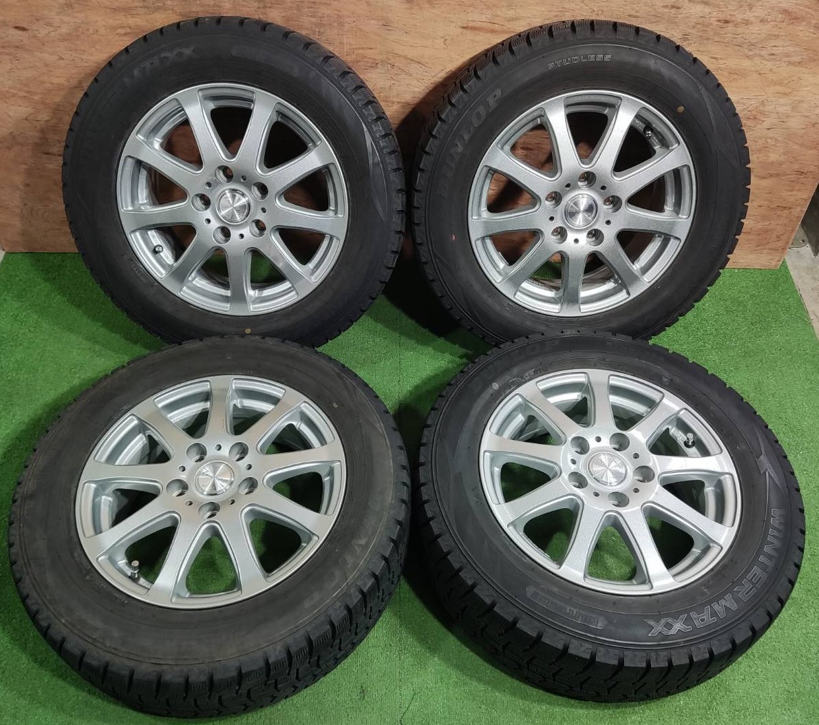 195/65R15 DUNLOP WINTER MAXX【2017年】(社外アルミホイール) 15X6J ET45 5H/114.3 4本セット！_画像1