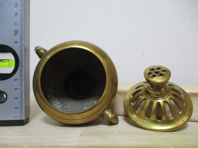 X298-491W 仏具セット 花瓶 香炉 線香立 銅製 中古 (T4-2) X298-491W 仏具セット 花瓶 香炉 線香立 銅製 中古 (T4-2)