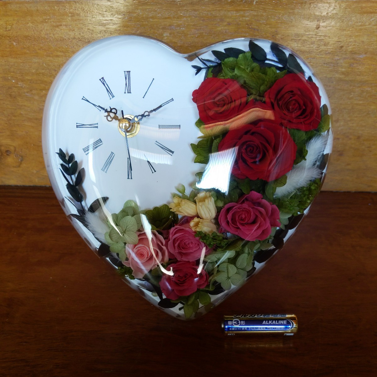 ハート型花時計★フラワーアレンジメント　ハンドメイド品★薔薇大１個＆小６個を使用★お部屋のインテリアに如何ですか？