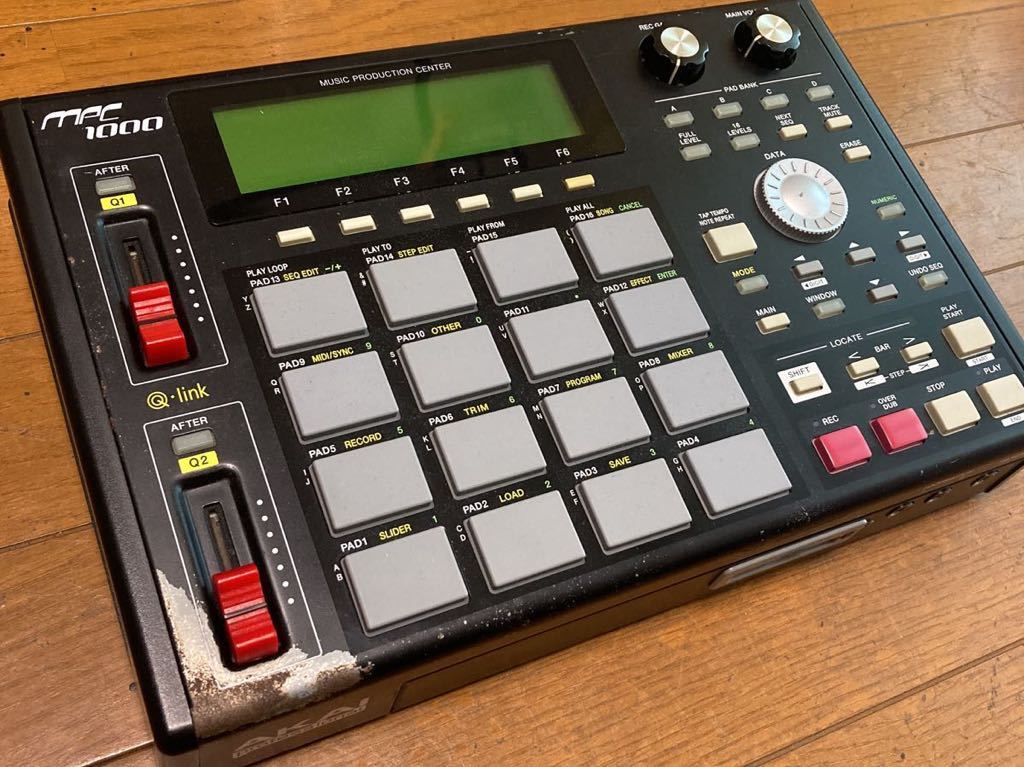ジャンク】AKAI MPC1000-BK-