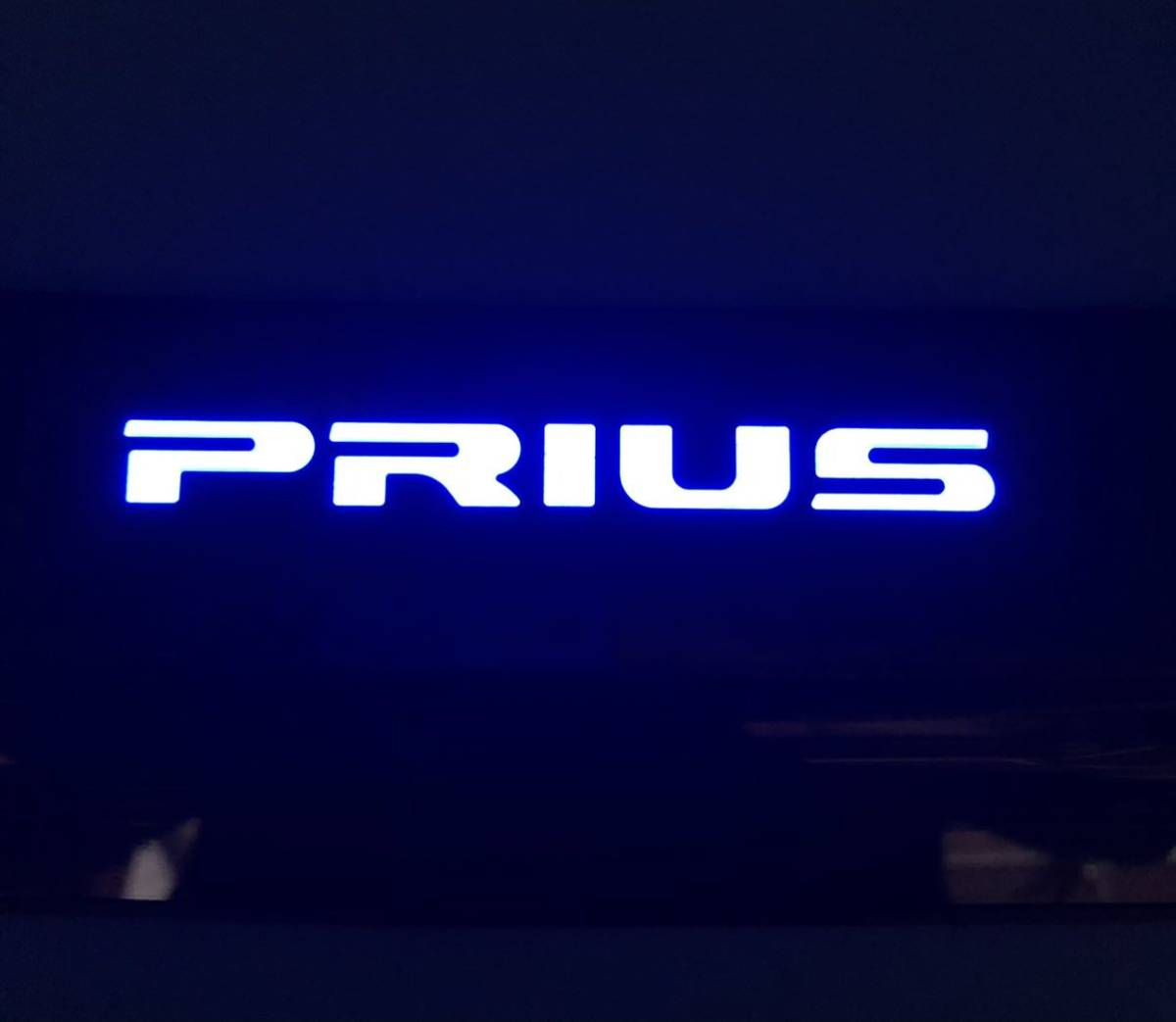 プリウス30 prius GS LED リアバンパーステップガード【E75c】_画像1