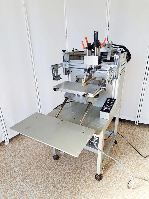 【中古】工業用小型スクリーン印刷機 高剛性、印刷精度向上、試作機、量産機