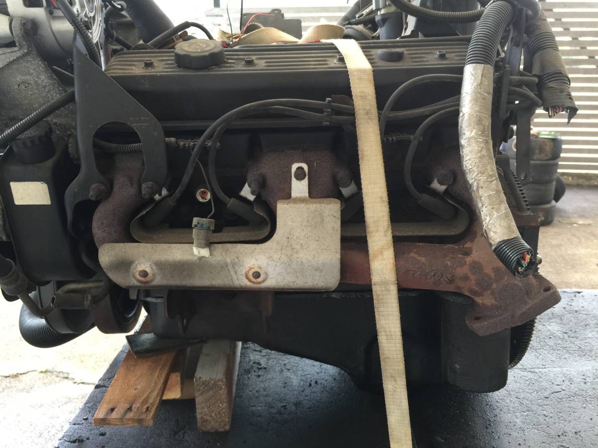  limited time large price decline sale [ in voice correspondence possible ]GMC Suburban 1995 engine body engine good condition oil leak have Tahoe 1994 1993 1992 96 97