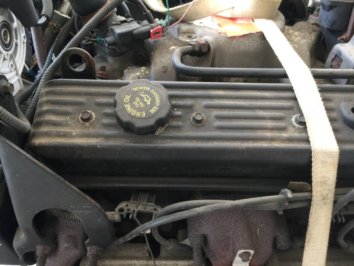  limited time large price decline sale [ in voice correspondence possible ]GMC Suburban 1995 engine body engine good condition oil leak have Tahoe 1994 1993 1992 96 97