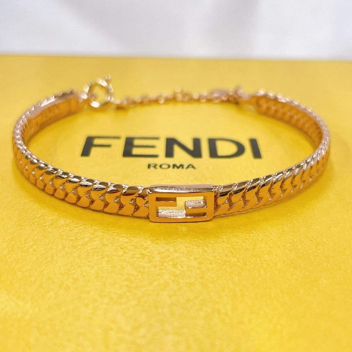 FENDI フェンディ ブレスレット MEDIUM BANGLE BAGUETTE バゲット 8AG987 ピンクゴールド　GP