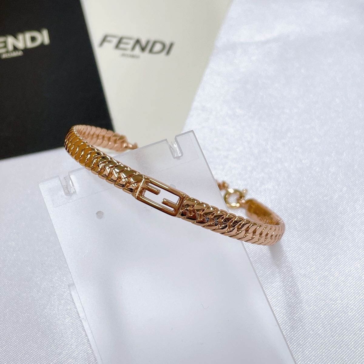 FENDI フェンディ ブレスレット MEDIUM BANGLE BAGUETTE バゲット 8AG ピンクゴールド　GP