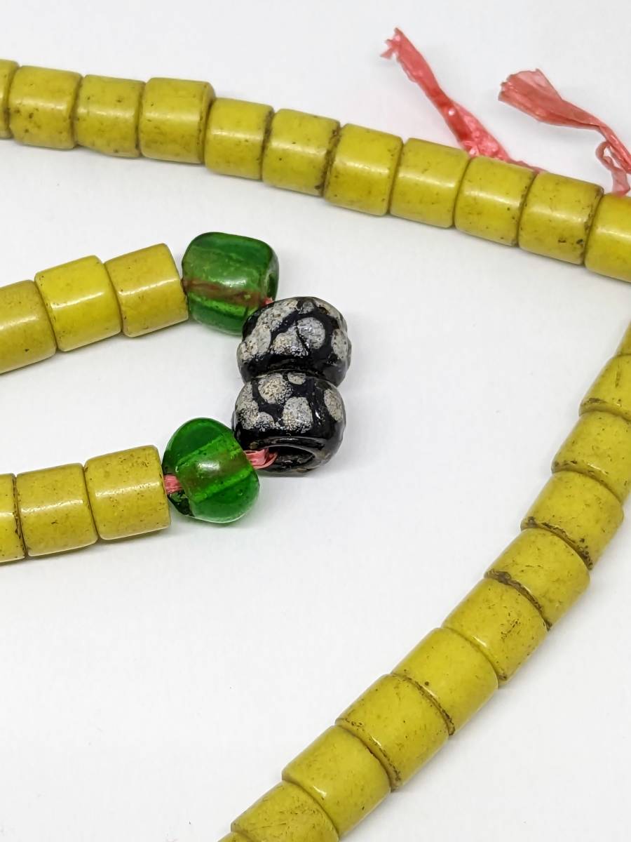  tonbodama beads 10ke Myanma Bill maca chin naga group . gutter Ram antique antique vene Cheer bamboo beads length 600mmAntique yellow color cone Φ7-8H6.