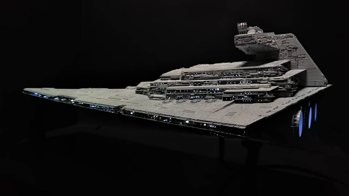 電飾完成品】スター・デストロイヤー 1/5000スケール 全長32cm AC