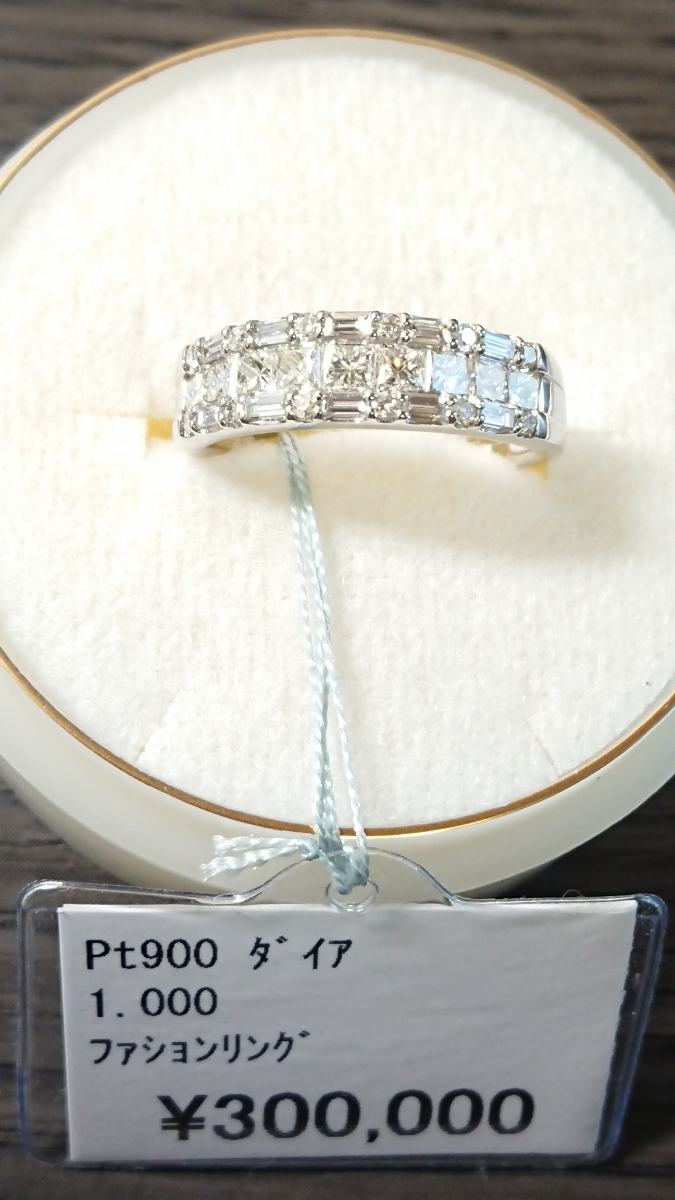 新品 Pt900 ダイヤモンド リング 計1 00ct プリンセスカットなど3種類のカットされたダイヤ（¥250,000） br