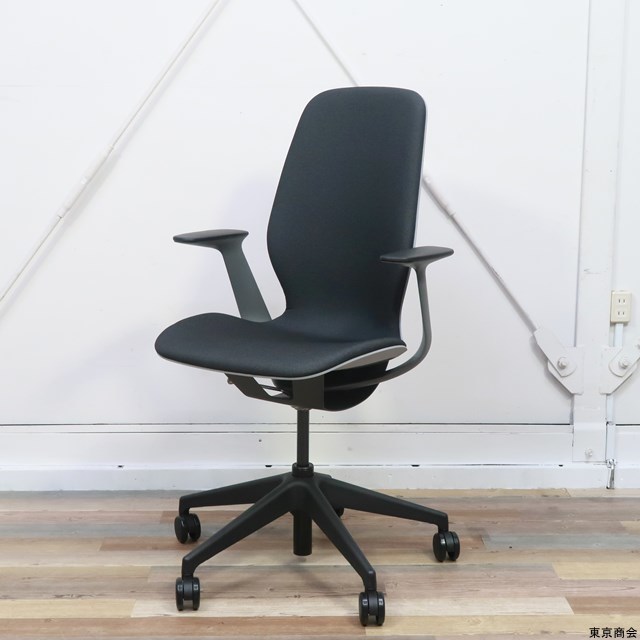 未使用展示品】Steelcase SILQ/シルク 固定肘付き 樹脂脚 オフィス
