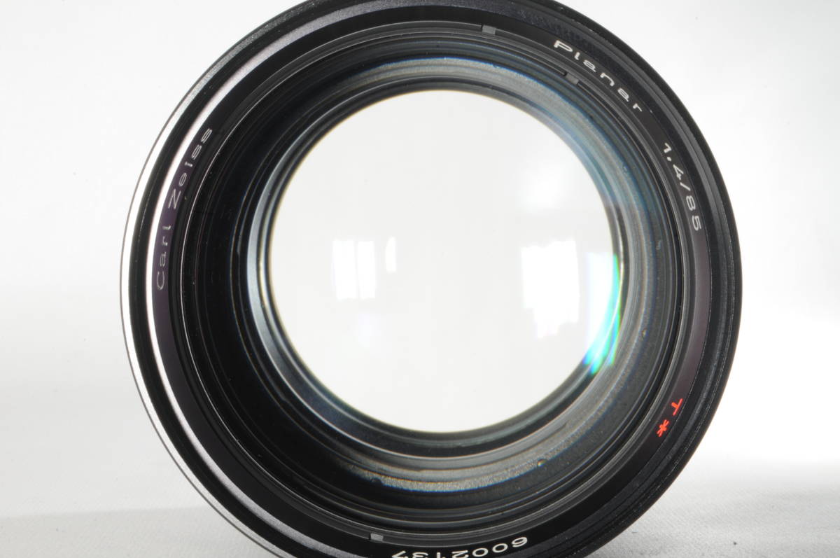 ■超美品■ CONTAX コンタックス Carl Zeiss Planar 85mm F1.4 T* AEG 超美品の極めて美しい外観！ カビ・クモリ・キズなし！ 完動品！_画像9