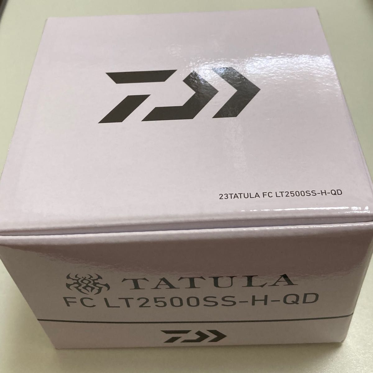 新品・未使用・未開封】DAIWA ダイワ 23 タトゥーラ FC LT2500SS-H-QD