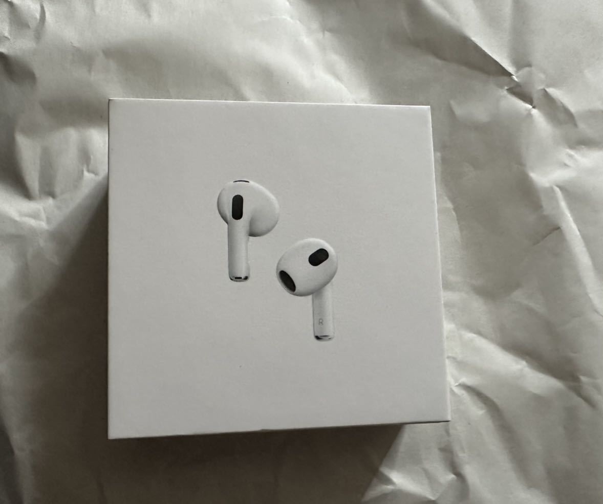 Apple AirPods（第3世代）MagSafe充電ケース付き正規品中古ですAirPods