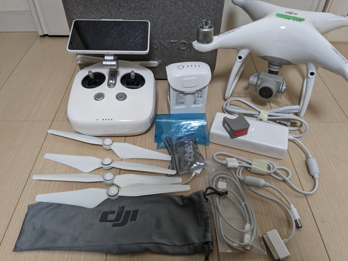 美品 事前登録済 DJI Phantom4 Pro+ ファントム4 プロ 新品モニター付