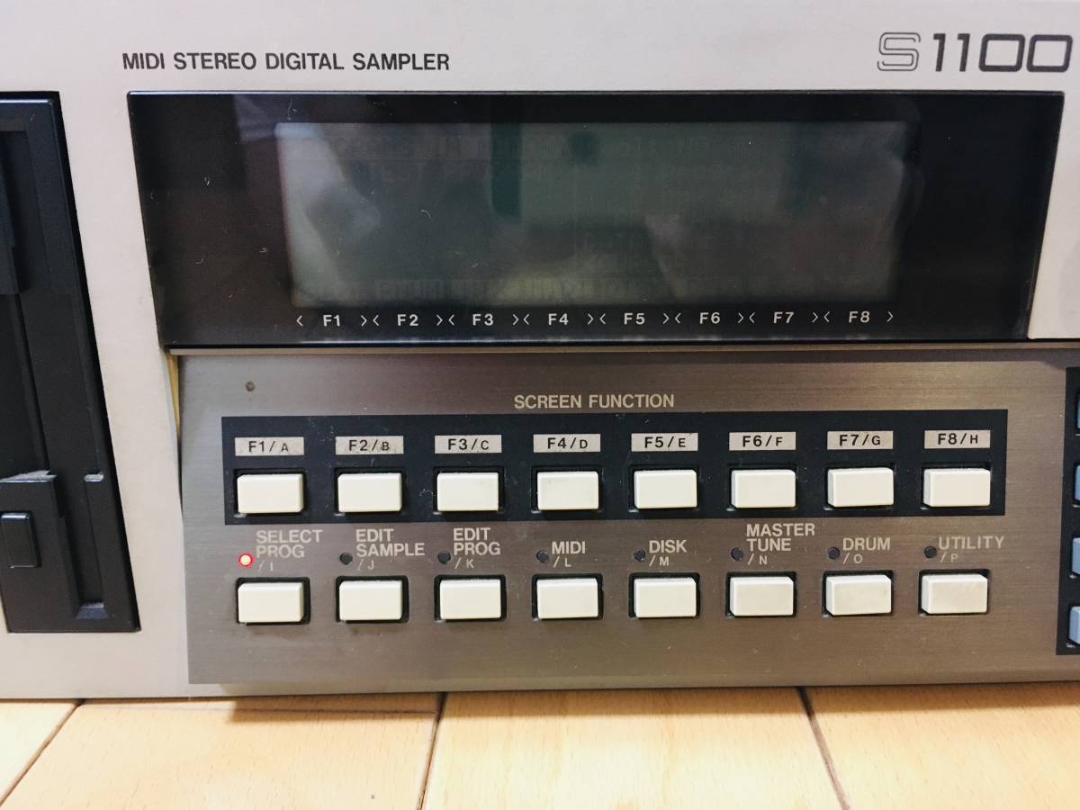 AKAI S1100 サンプラー MIDI STEREO DIGITAL SAMPLER 説明書付き _画像5