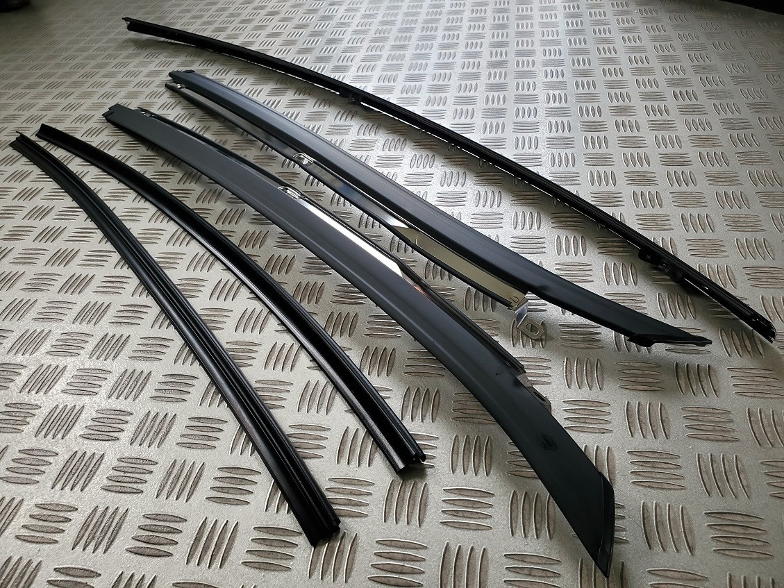 ○新品 AE86 85 レビン トレノ トヨタ 純正 フロントガラスモール 5点