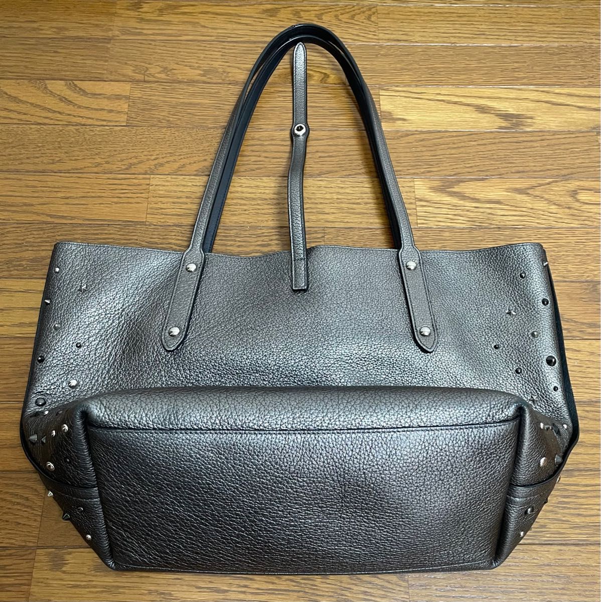 COACH コーチ メタリックレザー スターリベット トートバッグ