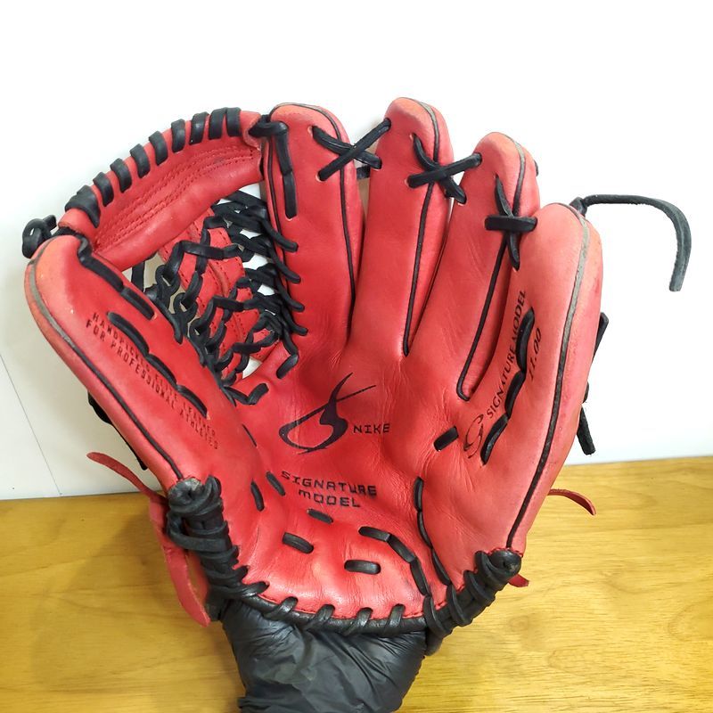 NIKE 岩村明憲モデル Gun シグネチャー ナイキ 少年用Lサイズ 11 NIKE 岩村明憲モデル Gun シグネチャー ナイキ 少年用Lサイズ 11