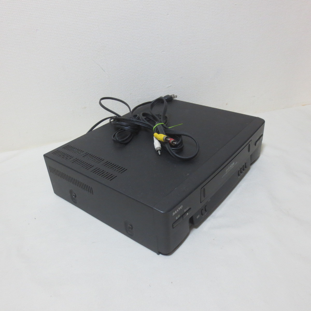 R274　SANYO　サンヨー　ビデオテープレコーダー　ビデオデッキ　Hi-Fi SQPB　VZ-H250　ジャンク品_画像1