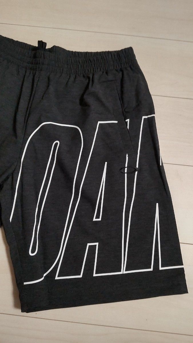 新品 OAKLEYオークリーハーフパンツセットアップ Lサイズ|PayPayフリマ