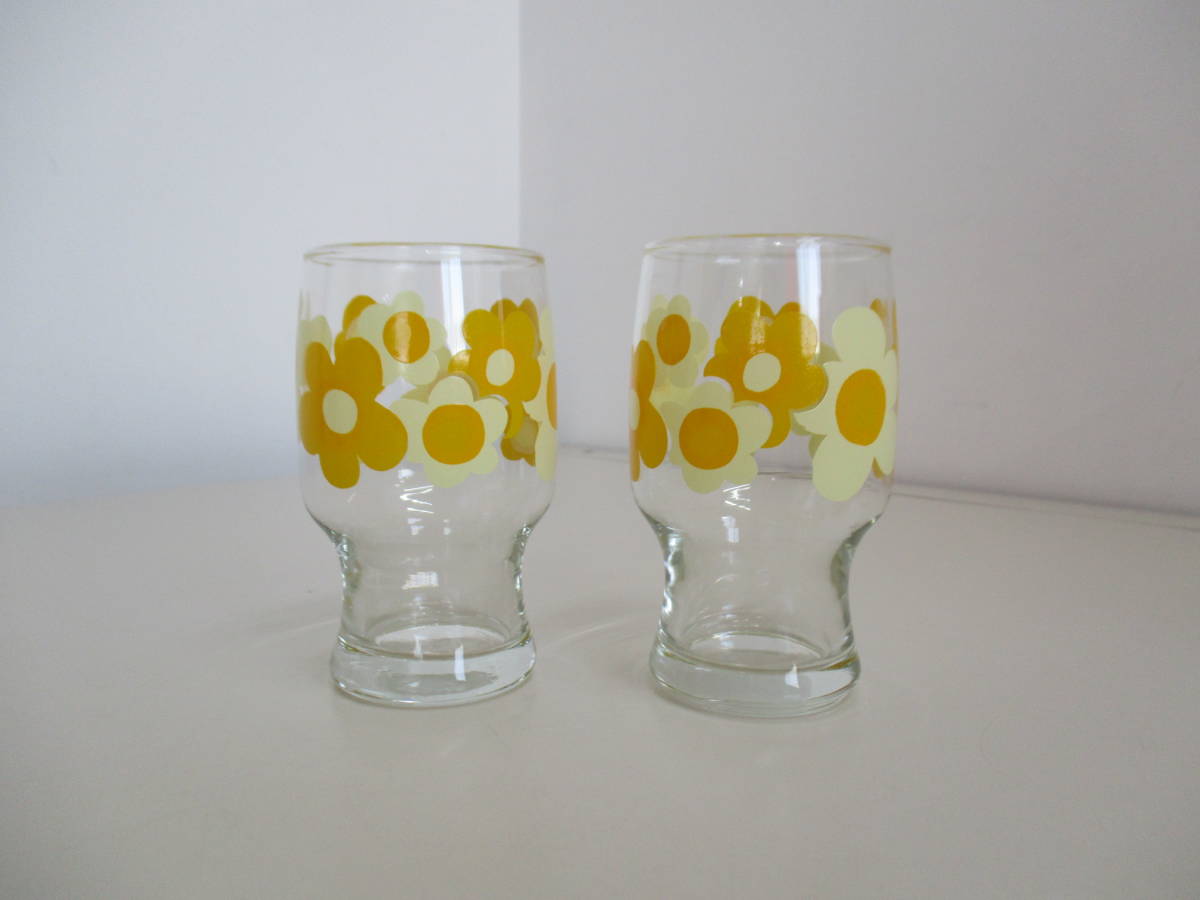 F02 グラス コップ 花柄 2個セット レトロ レア ガラス製 ポップ カワイイの画像2