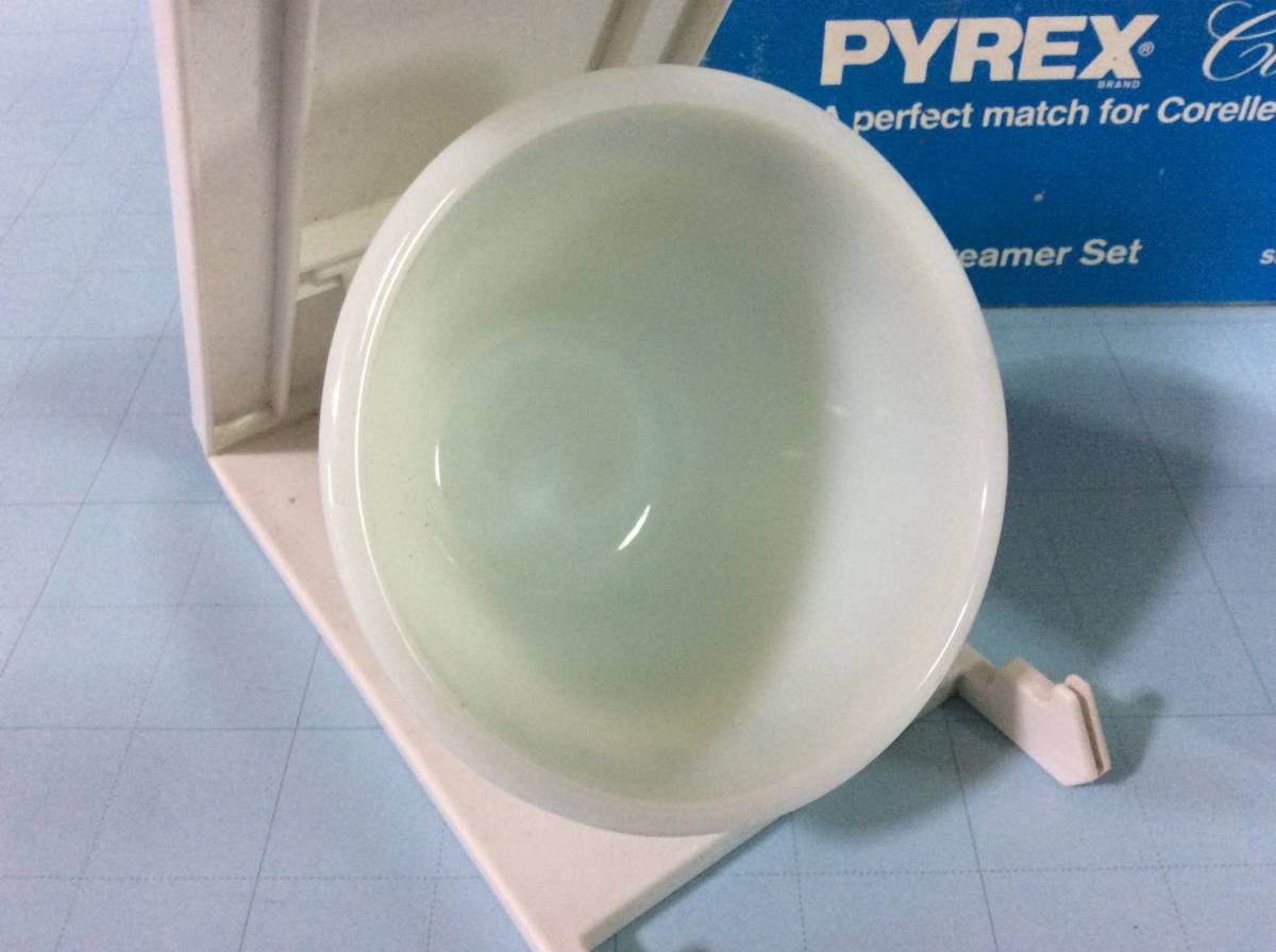 [ in box / unused /OLD PYREX] Pyrex / snow flakes / sugar pot & creamer / Vintage / milk glass 