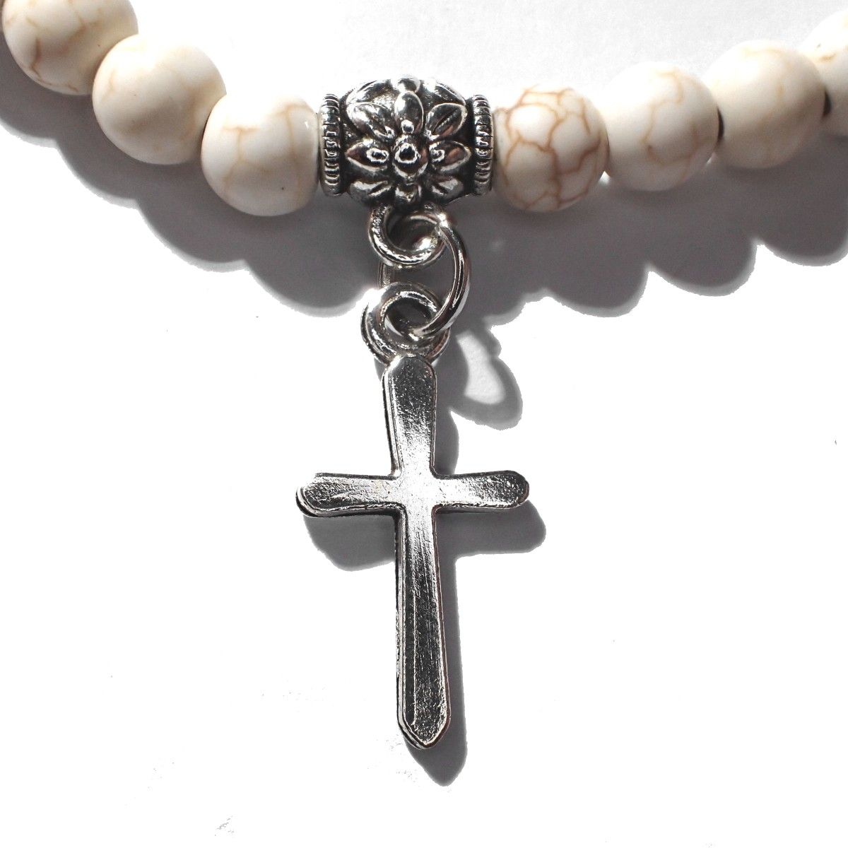 十字架　クロスモチーフ　天然石　パール色　卵色　ビーズ　ブレスレット　数珠