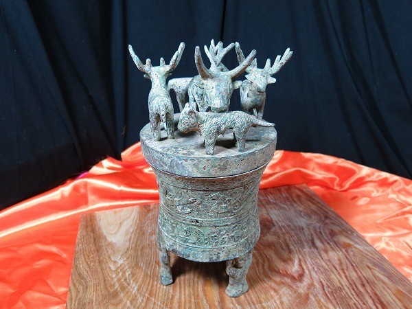 ｃ　古代多牛蓋付き三足青銅器　古代中国　遺跡発掘品　金工　副葬品　供養　シルクロード　墳墓　古墳　霊獣　文化財　明器　来世_画像9