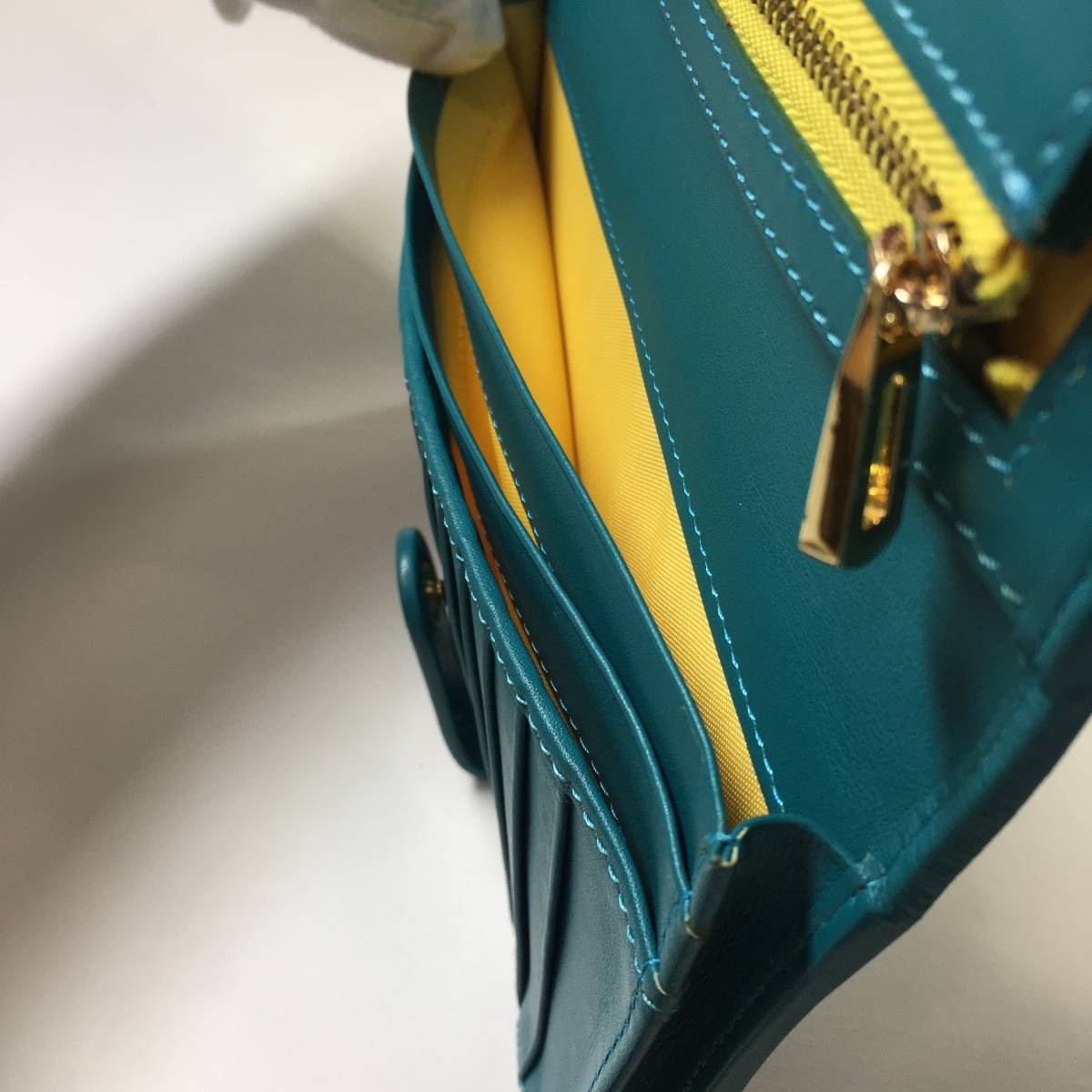 【新品未使用/送料無料】スティングレイ革 ブラック 長財布 バネホック 1枚革 エイ ガルーシャ