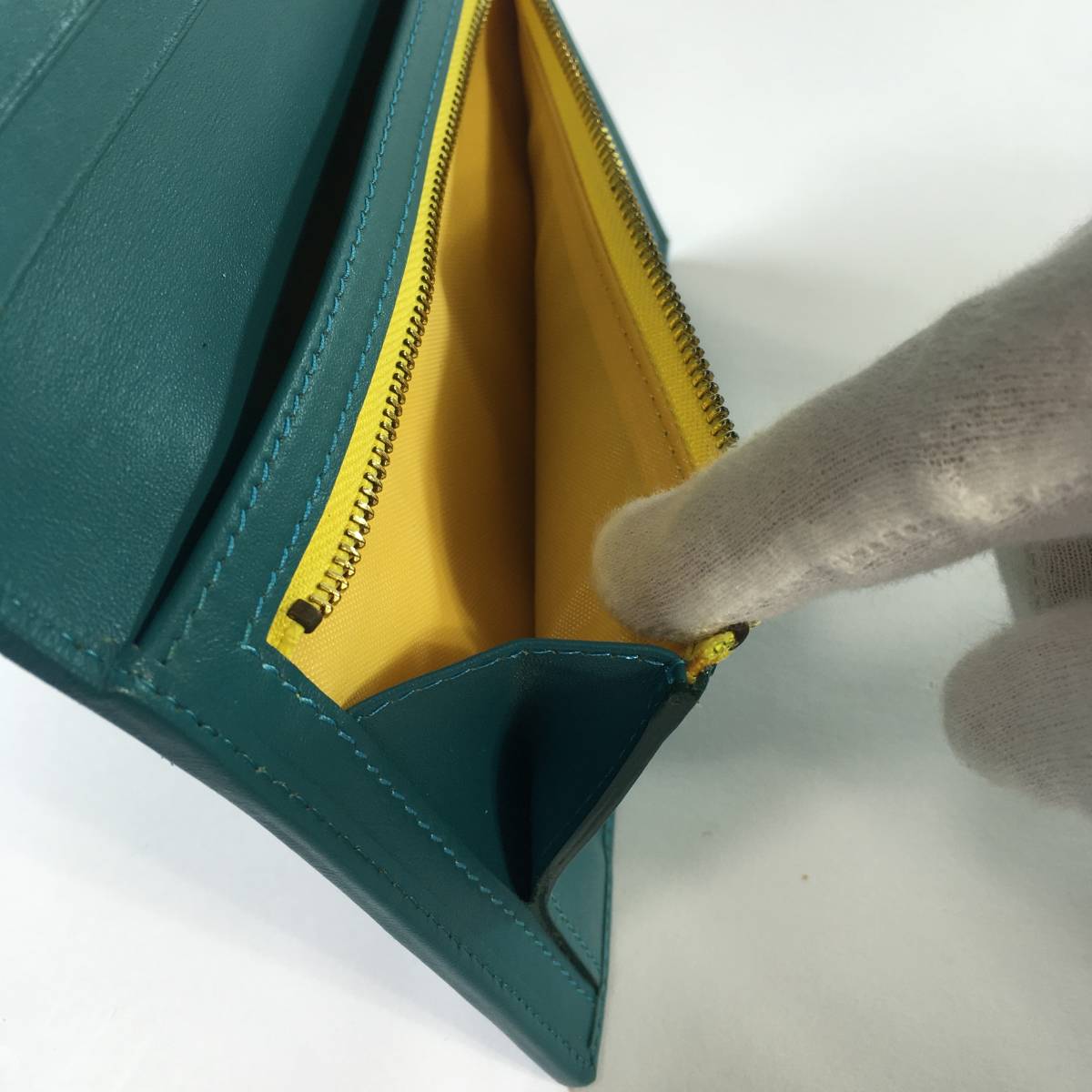 【新品未使用/送料無料】スティングレイ革 ブラック 長財布 バネホック 1枚革 エイ ガルーシャ