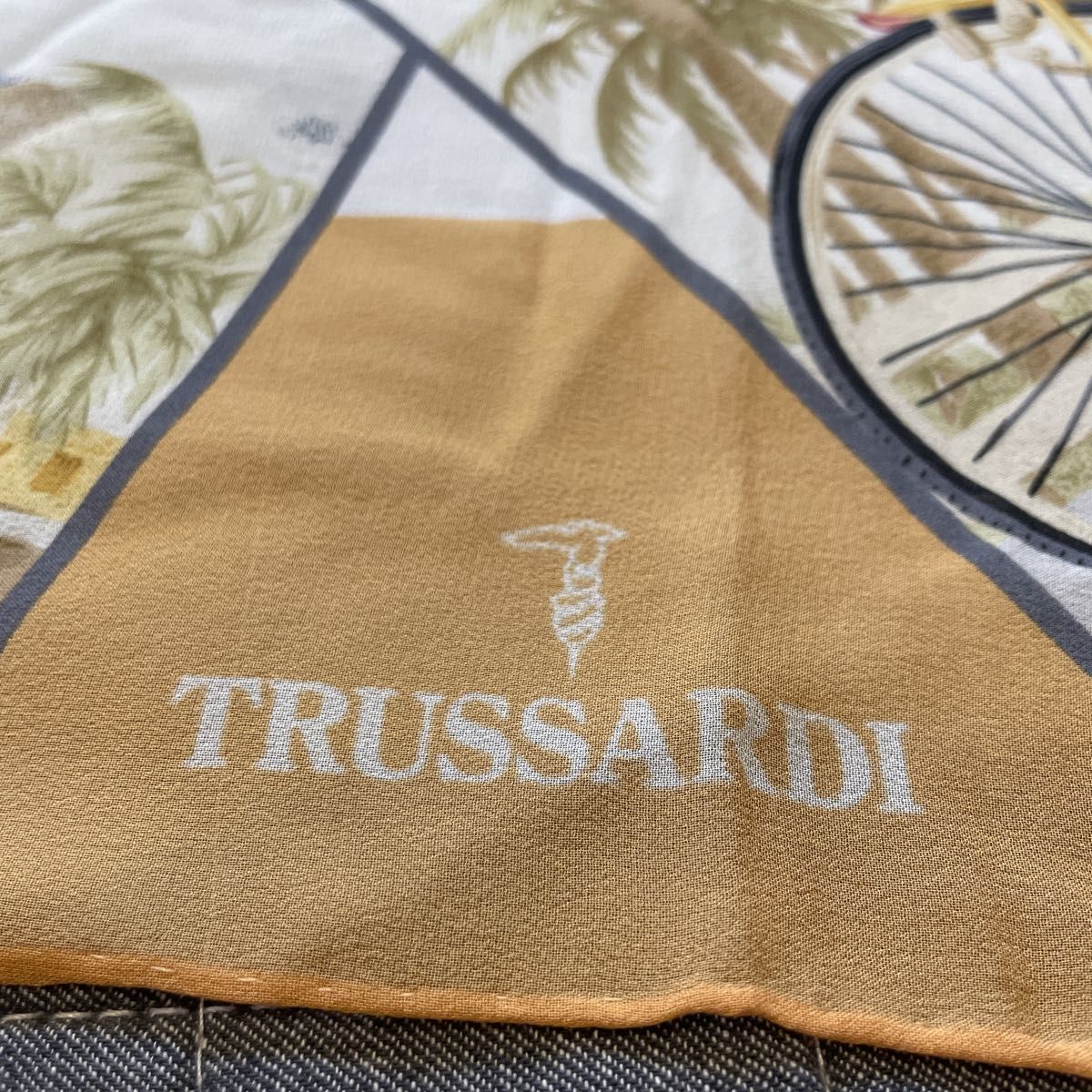 TRUSSARDI トラサルディ ヴィンテージ 大判 シルクスカーフ Summer 夏 海 サンダル 香水 帽子 サングラス ロゴ