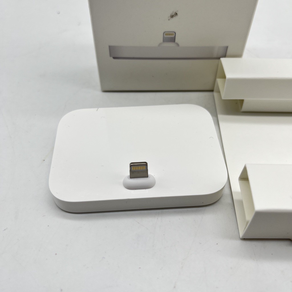 美品 アップル Apple A1605 MGRM2AM/A iPhone用 Lightning Dock 純正 ホワイト ケーブル 動作確認済み 櫻D0604-14_画像1