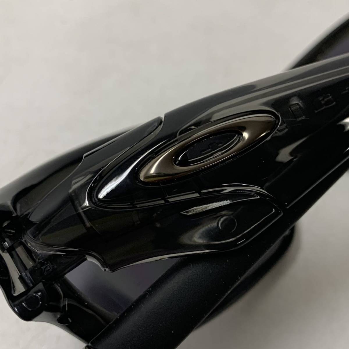 新品未使用 箱付き OAKLEY サングラス Straight jacket 眼鏡 新品未使用 箱付き OAKLEY サングラス Straight jacket 眼鏡